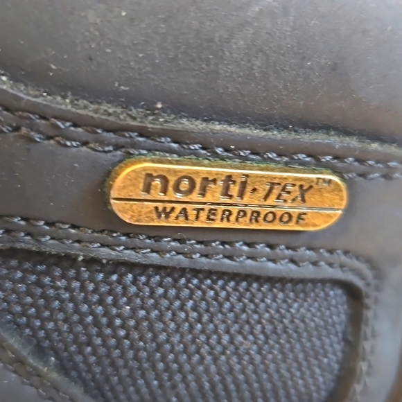 Youth Nortiv 8 Waterproof Hiking/ Snow Boots - Picture 11 of 13